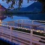 Riverside بيهاتش