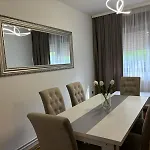 Riverside فيلة بيهاتش